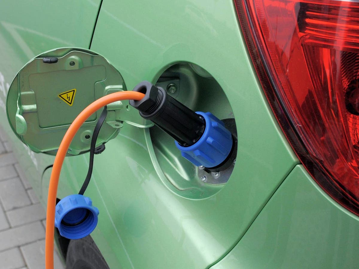 Battery breakthrough could make charging cars as quick as filling up